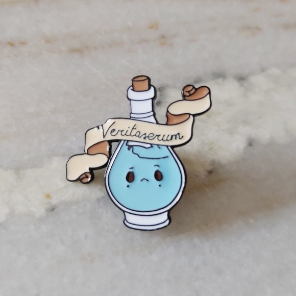 Only 2 left❗⭐Harry Potter Potion Enamel Pin - Picture 3 of 8